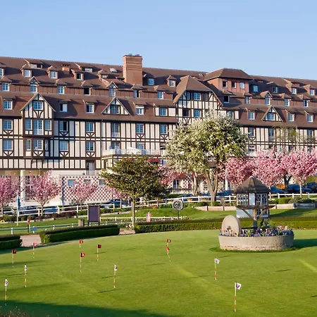 Barriere L'hotel Du Golf 4*